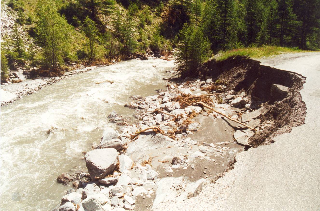 RD441_torrent_du_Bouchet_18_juin_2000_Cliche_Chris-de-B